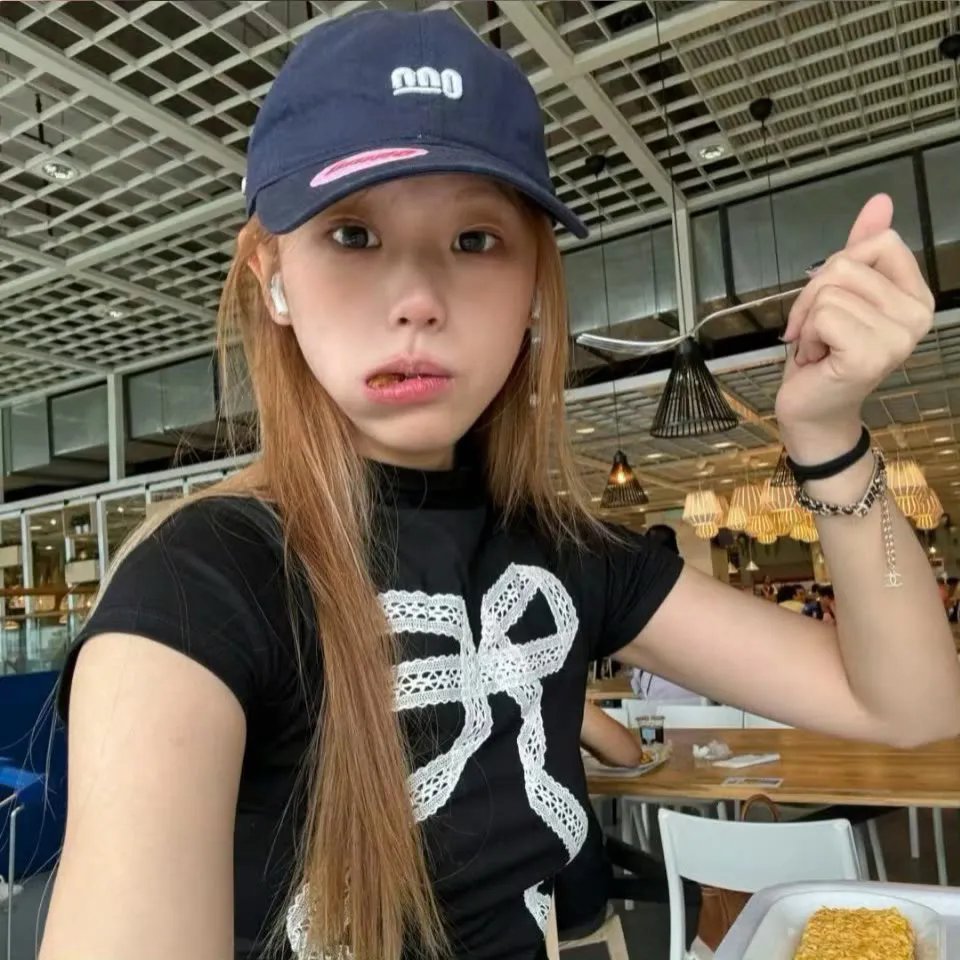 扫兴者第一季封面